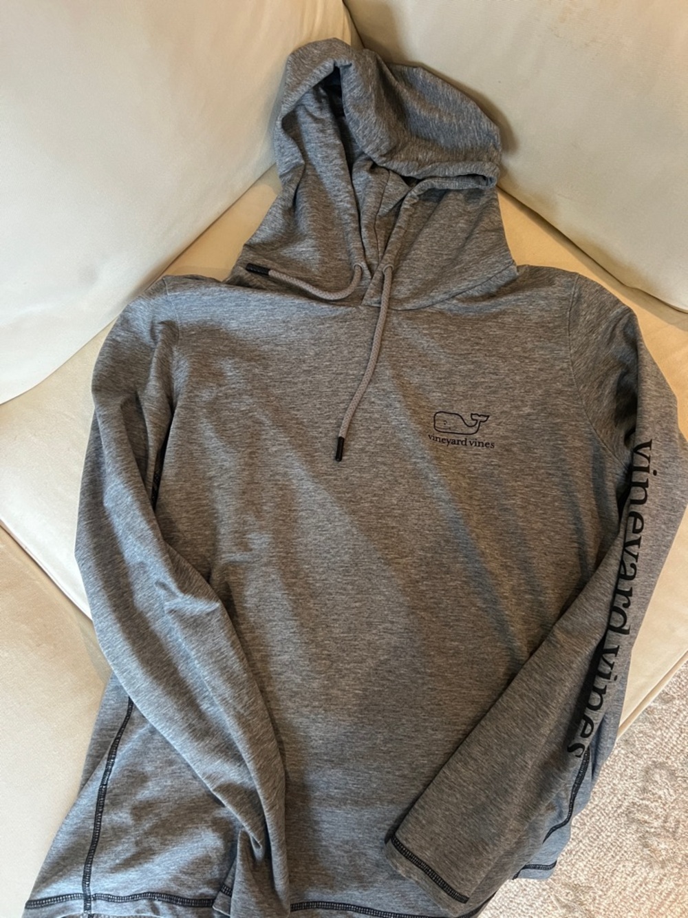 Vineyard Vines woman’s Heather Gray Pullover Hoodie with Whale Logo